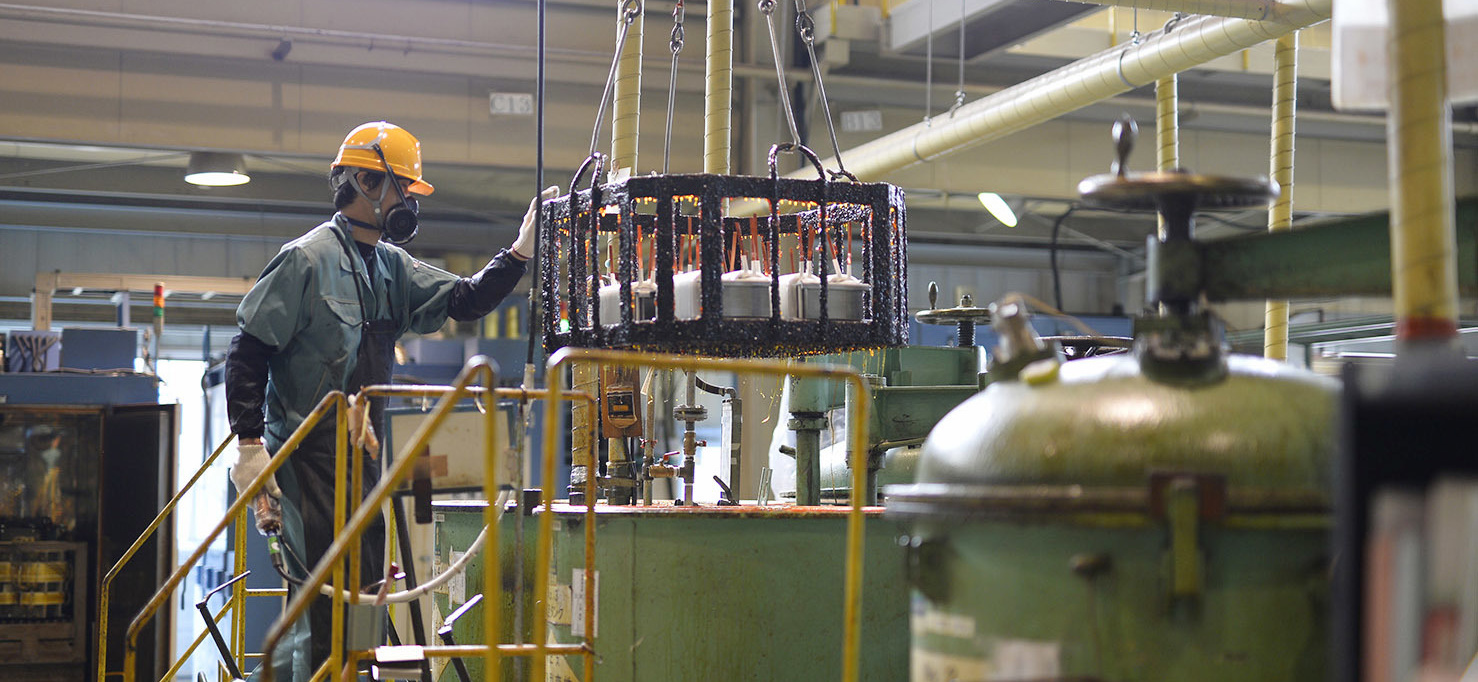 ㈱協電カットコア製作所工場内作業風景