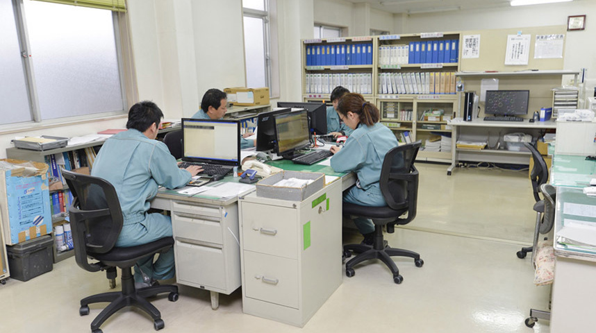 カットコア工場　工程写真