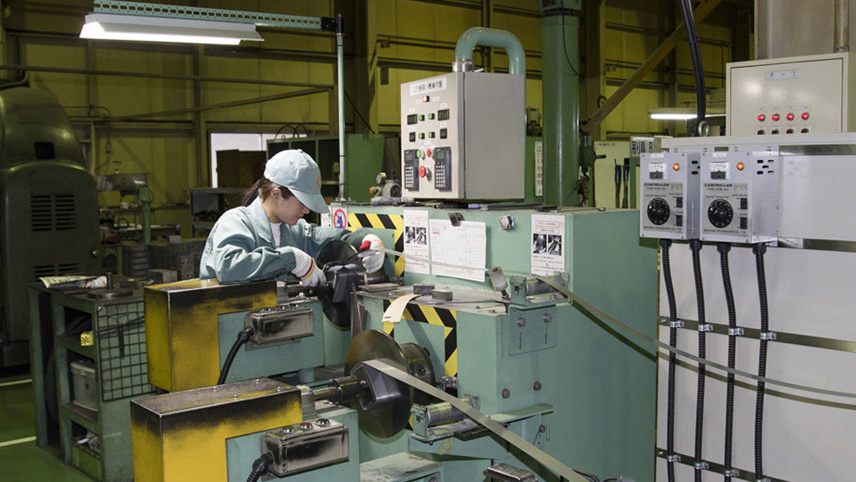 カットコア工場　巻取写真